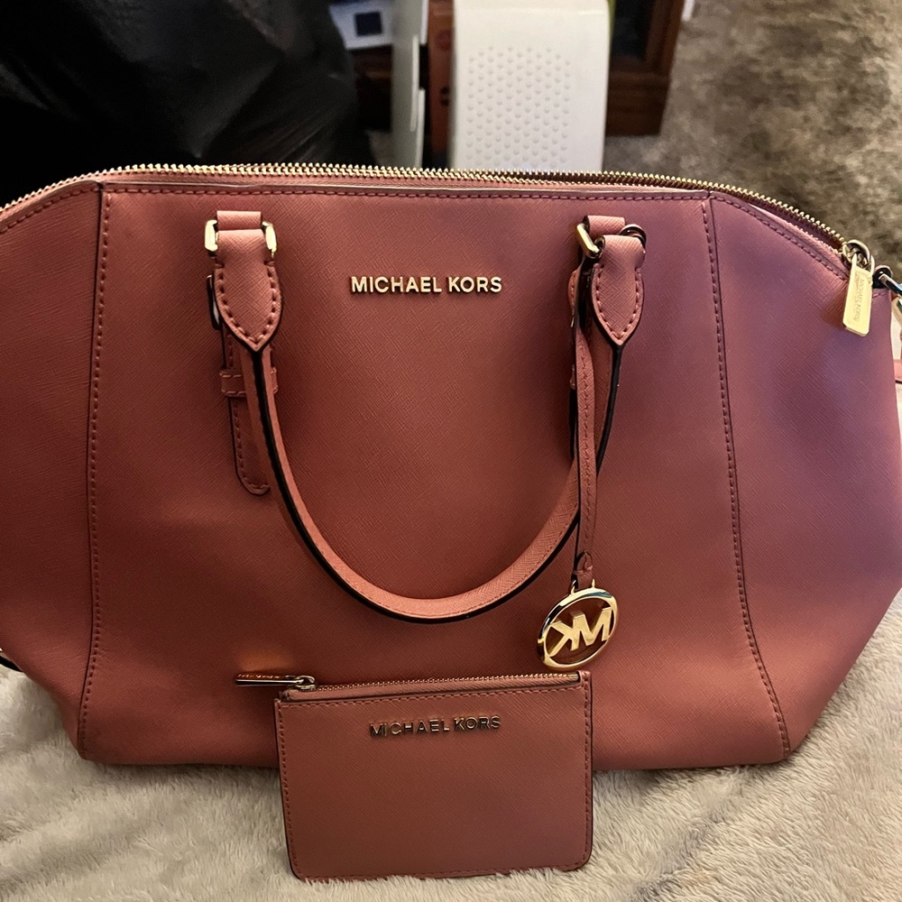 Michael kors purse with wallet